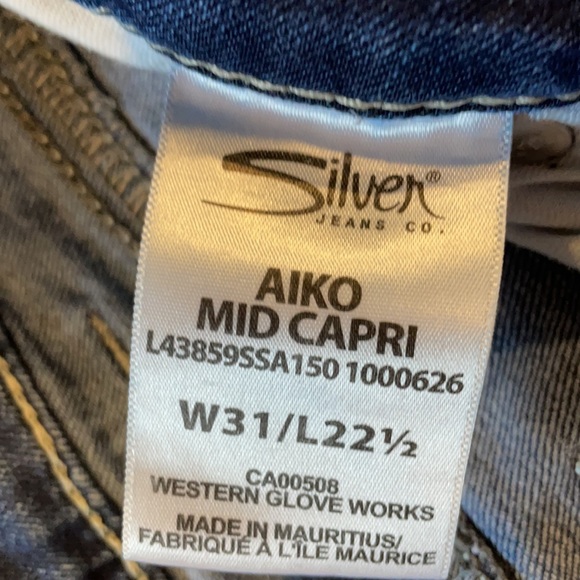 Silver Jeans Aiko Capris 31/22.5 Mid-Rise - Picture 3 of 11